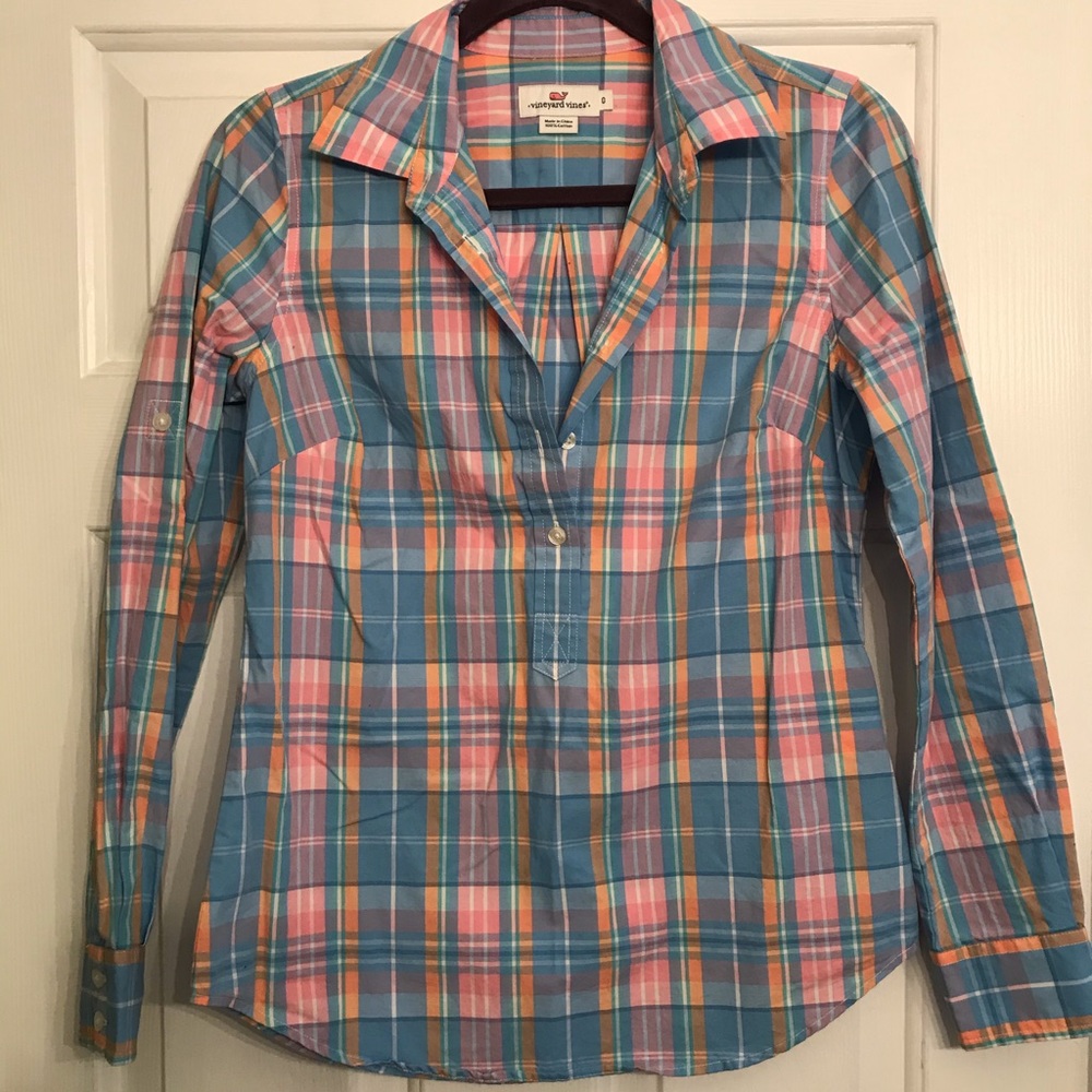 Vineyard vines half button blouse